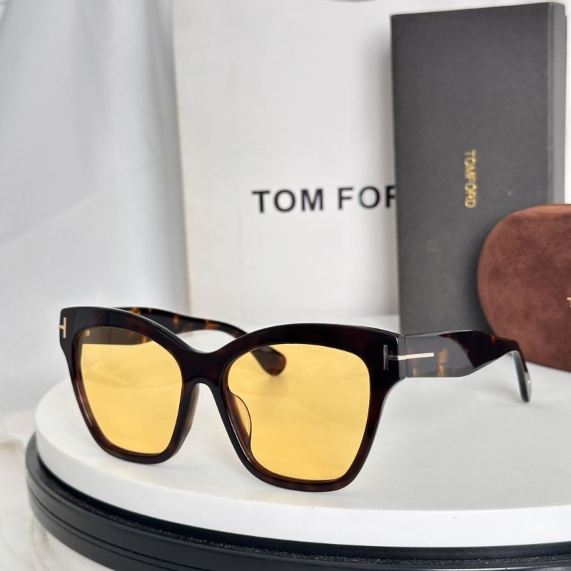 TOM FORD